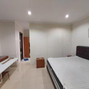 PEMBUATAN PARTISI SEKAT RUANGAN PARTISI KANTOR RUANG OFFICE READYY